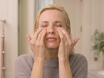 How to apply Extra-Firming Eye Lift Serum