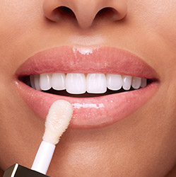 White Lip Comfort Oil result on lips